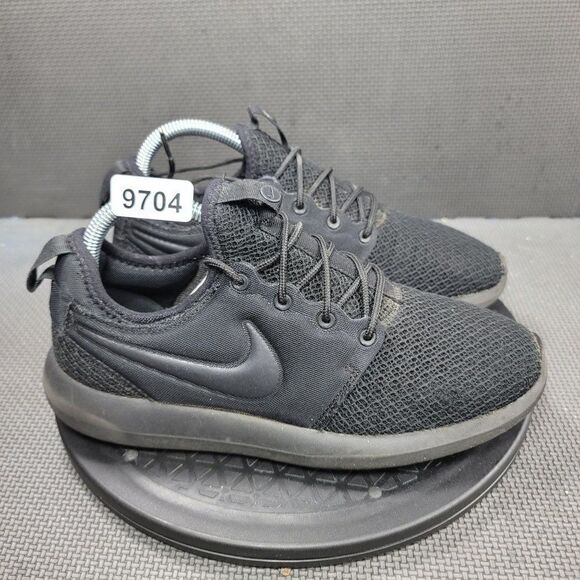 Nike Shoes - Nike Roshe Two Shoes Womens Sz 8 Black Athletic Trainers